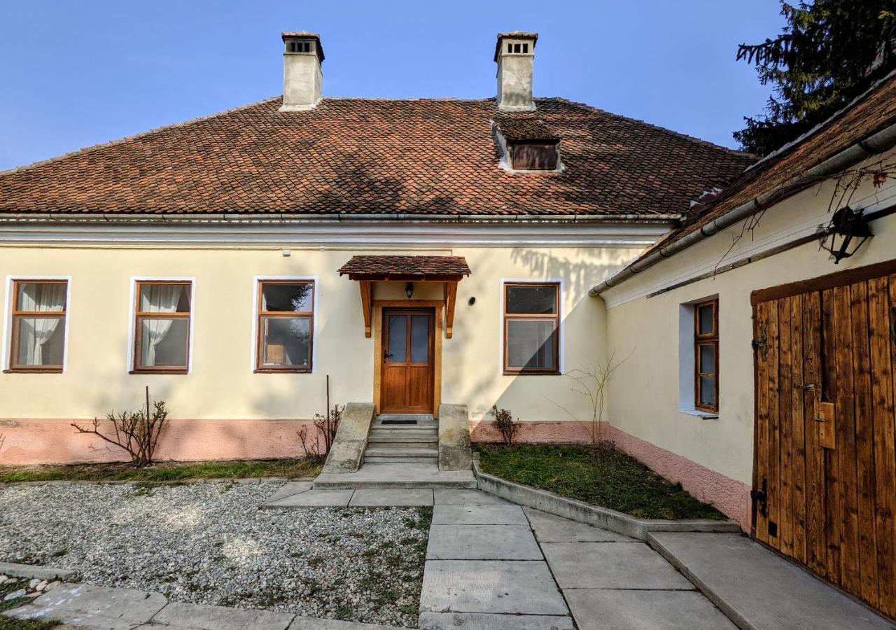 Gaestehaus Honigberg Next To The Fortified Church Of Harman ภายนอก รูปภาพ
