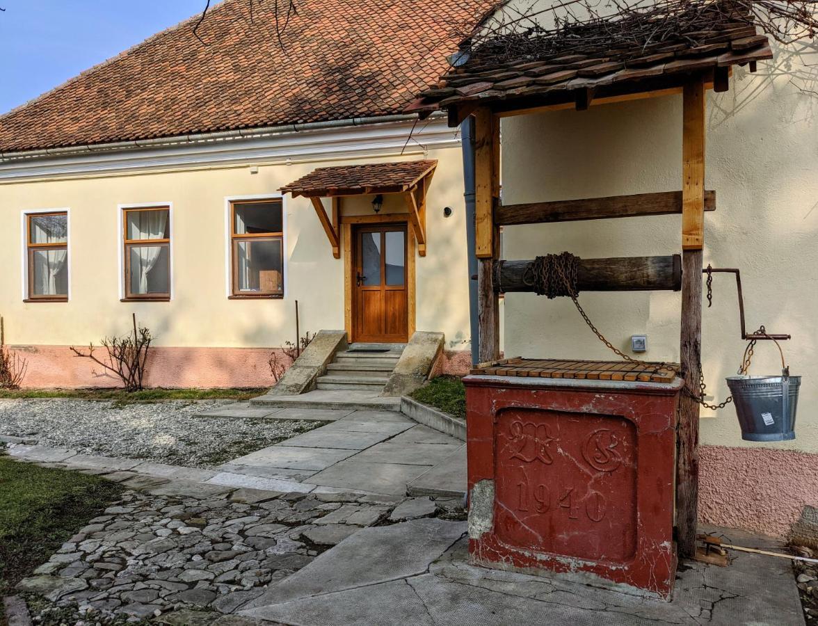 Gaestehaus Honigberg Next To The Fortified Church Of Harman ภายนอก รูปภาพ
